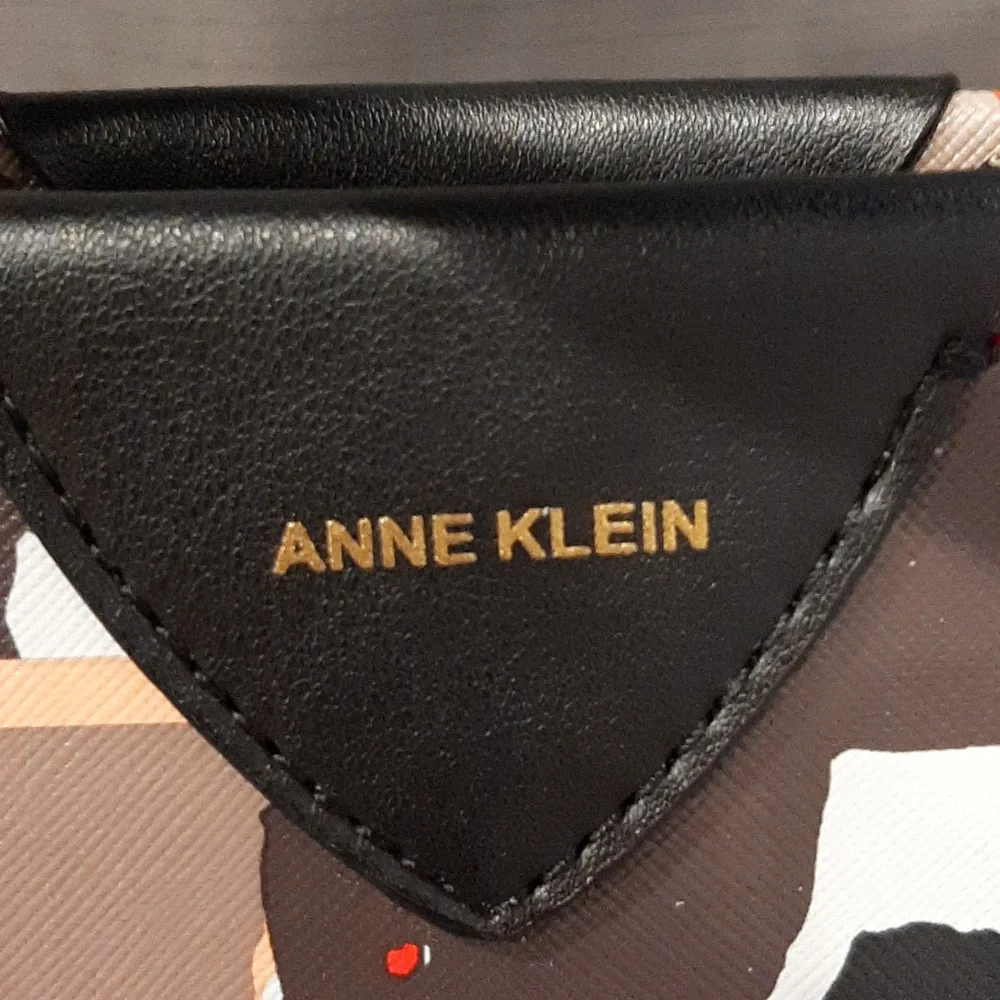 Colorful And Klein Handbag/Purse - Picture 4 of 9